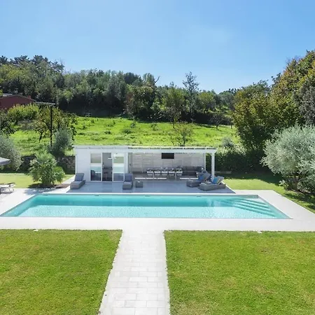 Villa Edoardo 9, Emma *